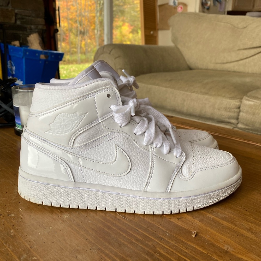 Great condition all white Jordan’s